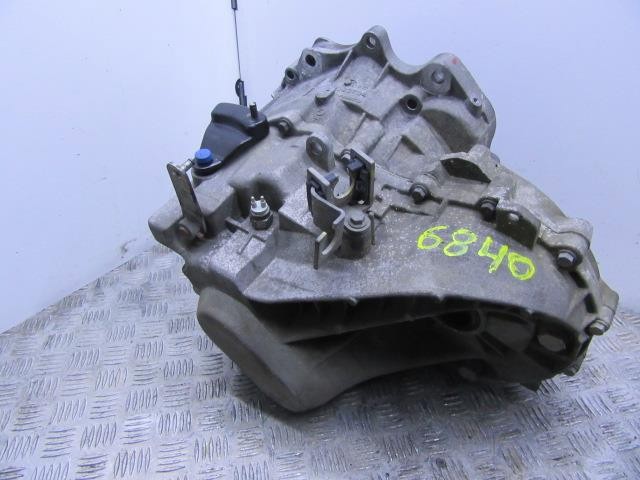 Mechaniczna skrzynia biegów w komplecie 1023704 VOLVO