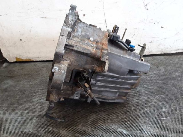 Mechaniczna skrzynia biegów w komplecie 1023704 VOLVO