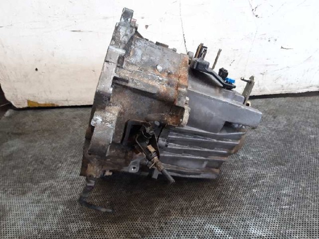 Mechaniczna skrzynia biegów w komplecie 1023704 VOLVO