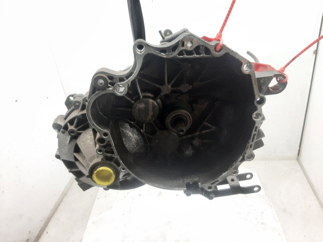 Mechaniczna skrzynia biegów w komplecie 1023704 VOLVO