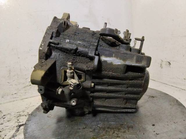Mechaniczna skrzynia biegów w komplecie 1023704 VOLVO