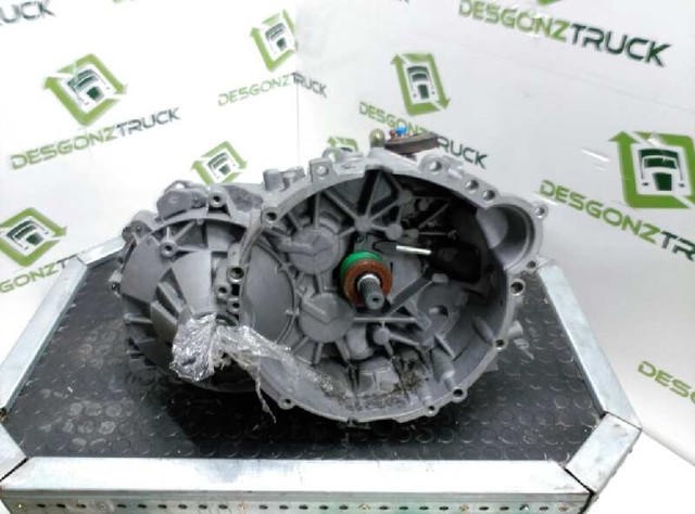 Mechaniczna skrzynia biegów w komplecie 1023822 VOLVO