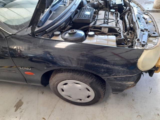 Błotnik przedni prawy Ford Mondeo 2 BFP