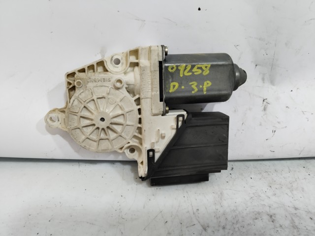 Mechanizm podnoszenia szyby drzwi przednich prawych 104383101 VAG