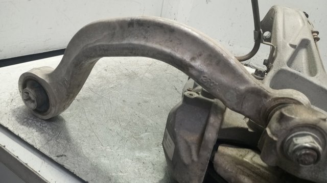 Wahacz zawieszenia przedniego dolny lewy 104435400A TESLA