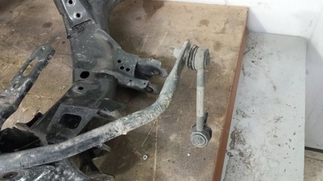 Kupić Stabilizator tylny Tesla Model 3  5YJ3 w dobrej cenie