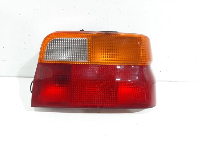 Lampa zespolona tylna prawa 1052400 FORD