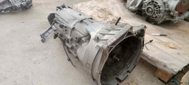 Mechaniczna skrzynia biegów w komplecie 1069401052 BMW