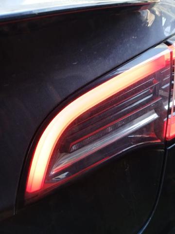 Lampa zespolona tylna prawa wewnętrzna 107740200G TESLA
