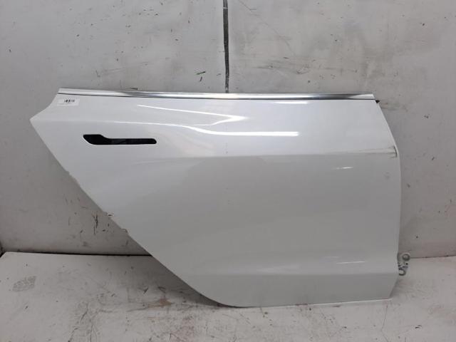 Kupić Model 3 5YJ3