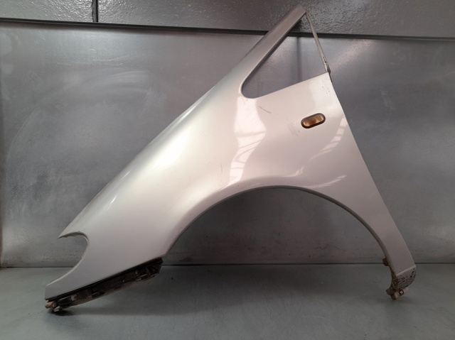 Błotnik przedni prawy 1102568 FORD