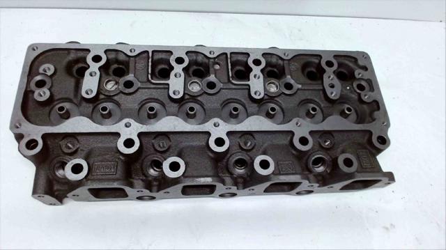 Głowica cylindrów 110397F409 NISSAN