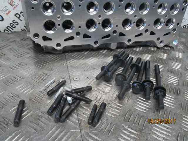 Głowica cylindrów 11039VC101 NISSAN