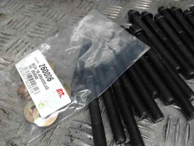 Głowica cylindrów 110405M302 NISSAN