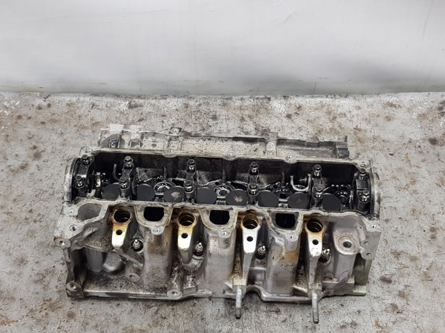 Głowica cylindra Nissan JUKE