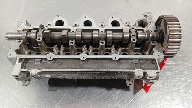 Głowica cylindrów 110426145R RENAULT