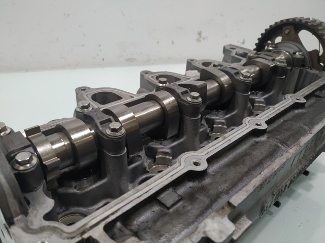 Głowica cylindrów 110426145R RENAULT