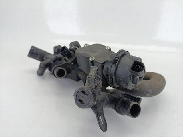 Kołnierz układu chłodzenia (trójnik) Renault Scenic R9