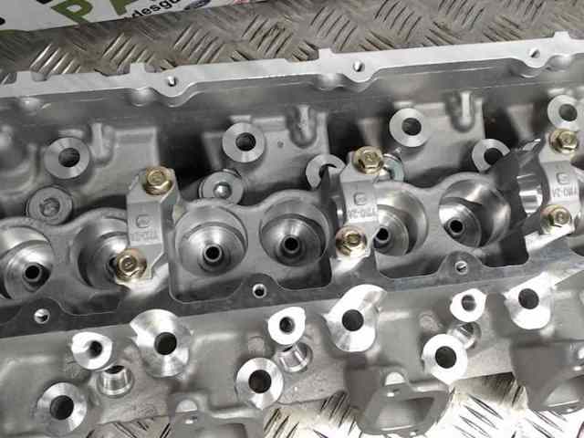 Głowica cylindrów Toyota Land Cruiser J9