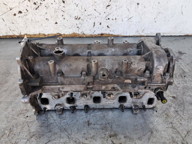 Głowica cylindrów 1111085E00000 SUZUKI