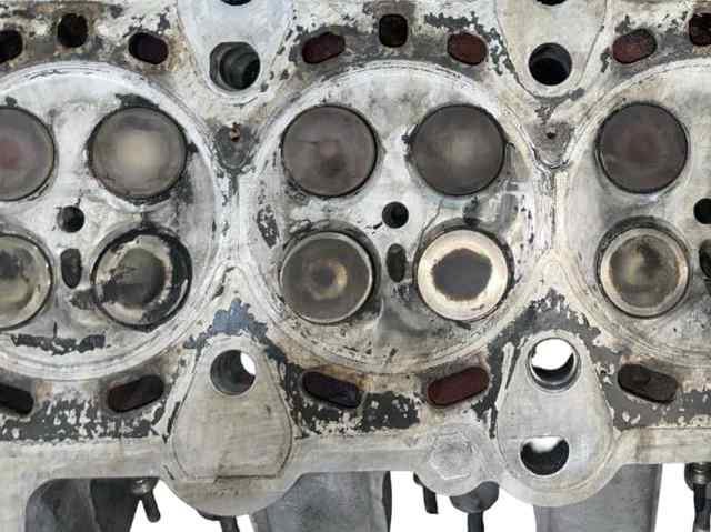 Kupić Głowica cylindrów BMW 7 E38 w dobrej cenie