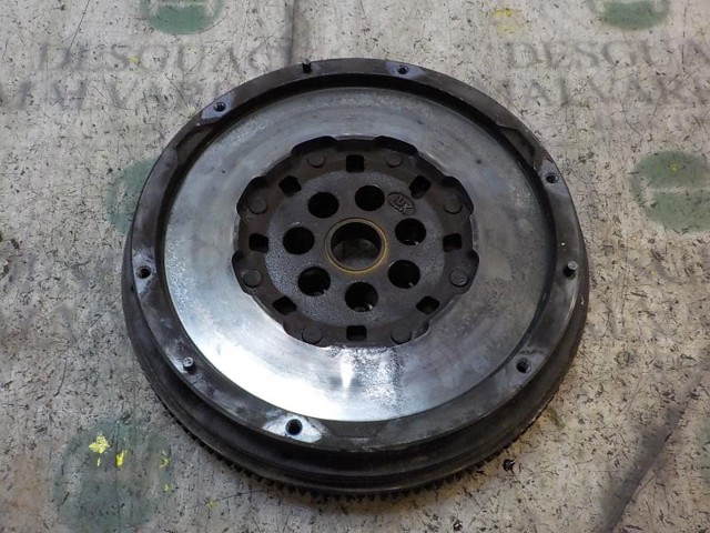 Koło zamachowe silnika 1120A202 MITSUBISHI