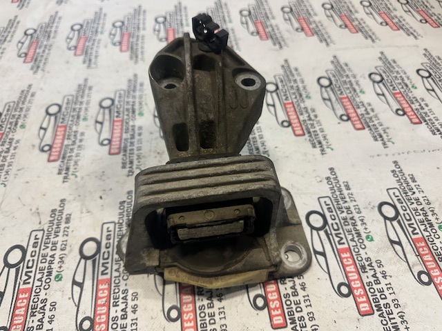 Poduszka (podpora) silnika prawa 112100020R RENAULT