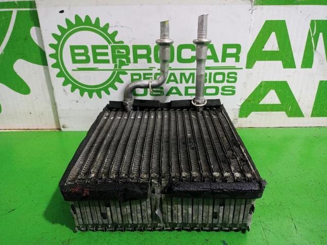 Parownik klimatyzacji Ford Connect PU2