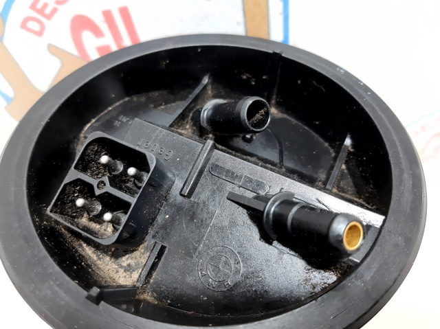 Moduł pompy paliwowej z czujnikiem poziomu paliwa 1184748 BMW