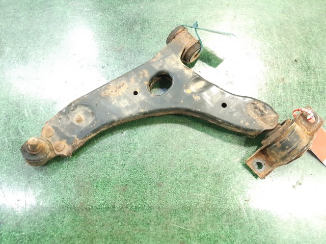 Wahacz zawieszenia przedniego dolny prawy 1207973 FORD