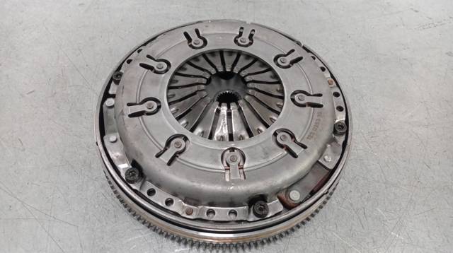 Docisk sprzęgła Audi A4 8E2