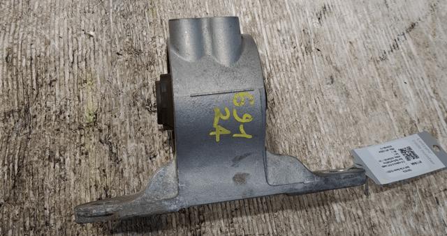 Poduszka (podpora) silnika lewa Toyota RAV4 5 A5