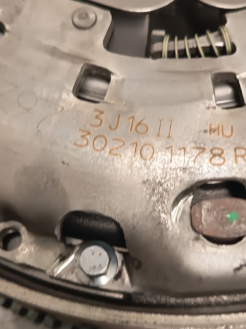 Koło zamachowe silnika 123103008R NISSAN