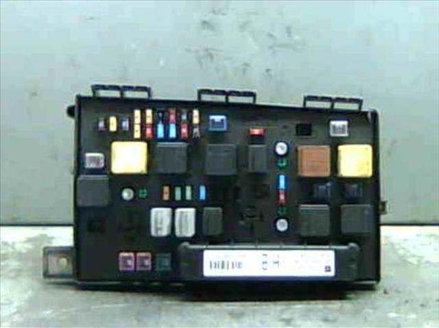 Skrzynka bezpieczników Opel Zafira A05