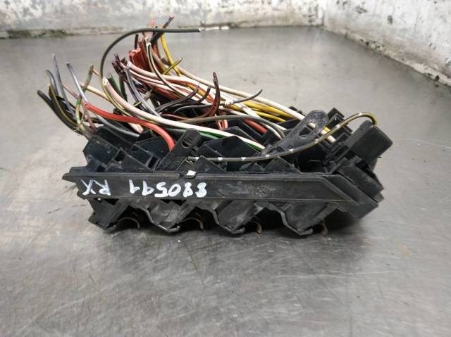 Skrzynka bezpieczników Mercedes E W124