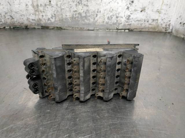 Skrzynka bezpieczników Mercedes E W124