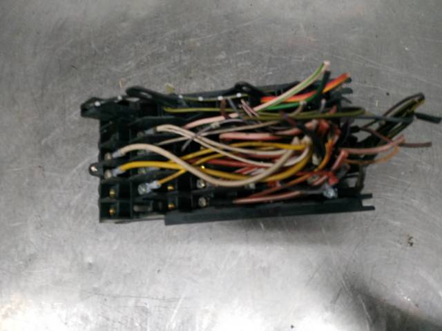 Skrzynka bezpieczników Mercedes E W124