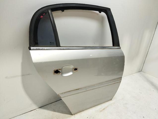 Drzwi tylne prawe 124561 OPEL