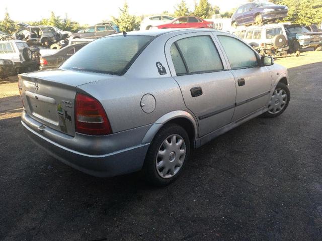 Drzwi tylne prawe 124573 OPEL