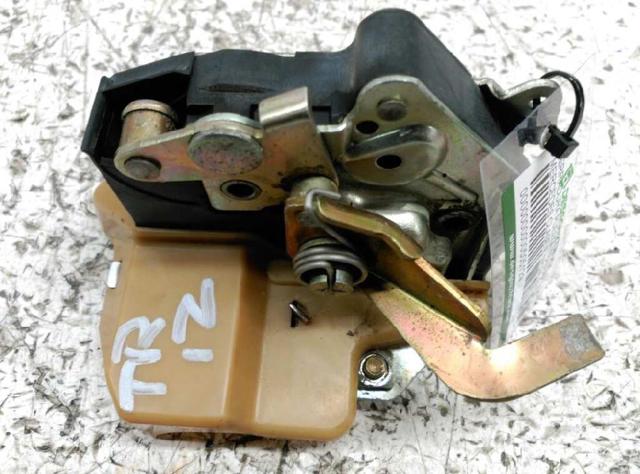 Zamek drzwi tylnych lewych 1247300535 MERCEDES