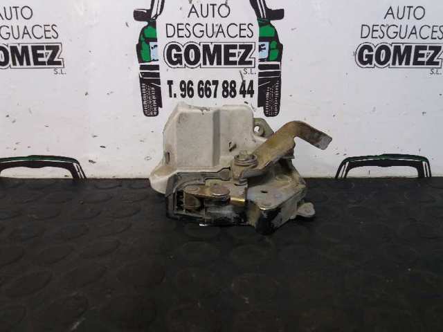Zamek drzwi tylnych prawych 1247300635 MERCEDES