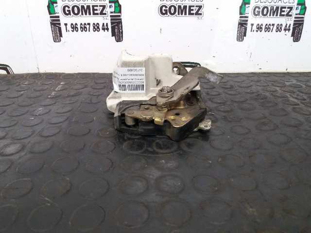 Zamek drzwi tylnych prawych 1247300635 MERCEDES