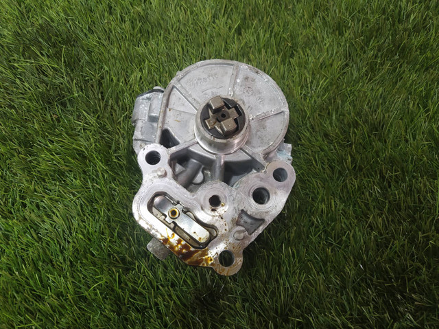 Pompa podciśnienia Opel Mokka 1 J13