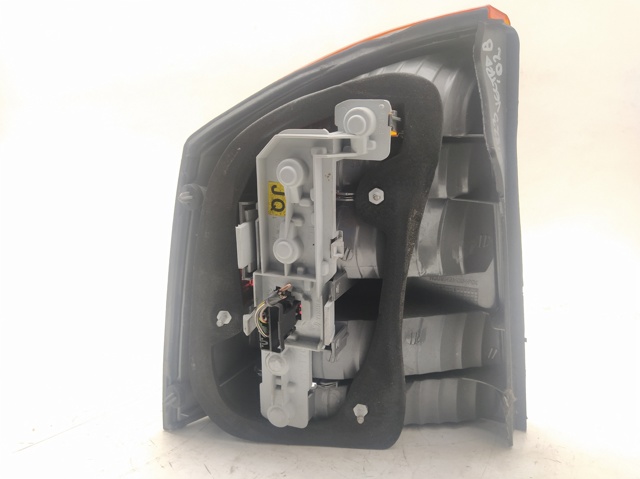 Lampa zespolona tylna prawa 12870748 OPEL