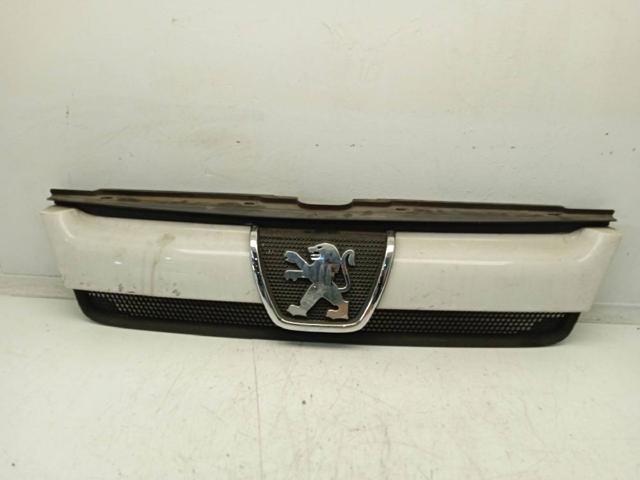 Atrapa chłodnicy 1304703070 PEUGEOT