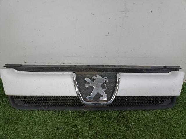 Atrapa chłodnicy 1304703070 PEUGEOT