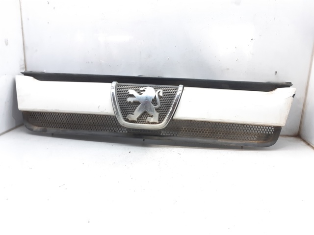 Atrapa chłodnicy 1304703070 PEUGEOT