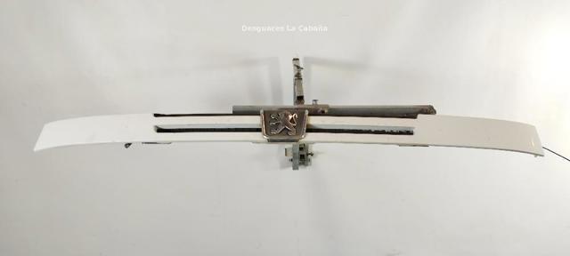 Nakładka dolna reflektorów 1304863080 PEUGEOT