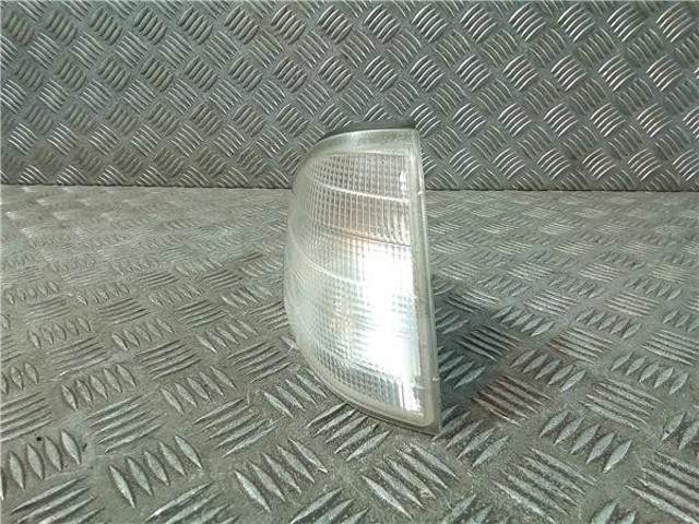 Kierunkowskaz prawy 1305232924 MERCEDES