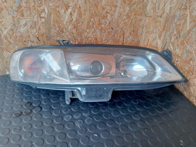 Reflektor prawy 1307022294 OPEL